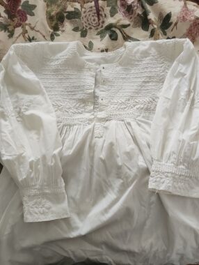 Vintage White Embroidered Peasant Blouse